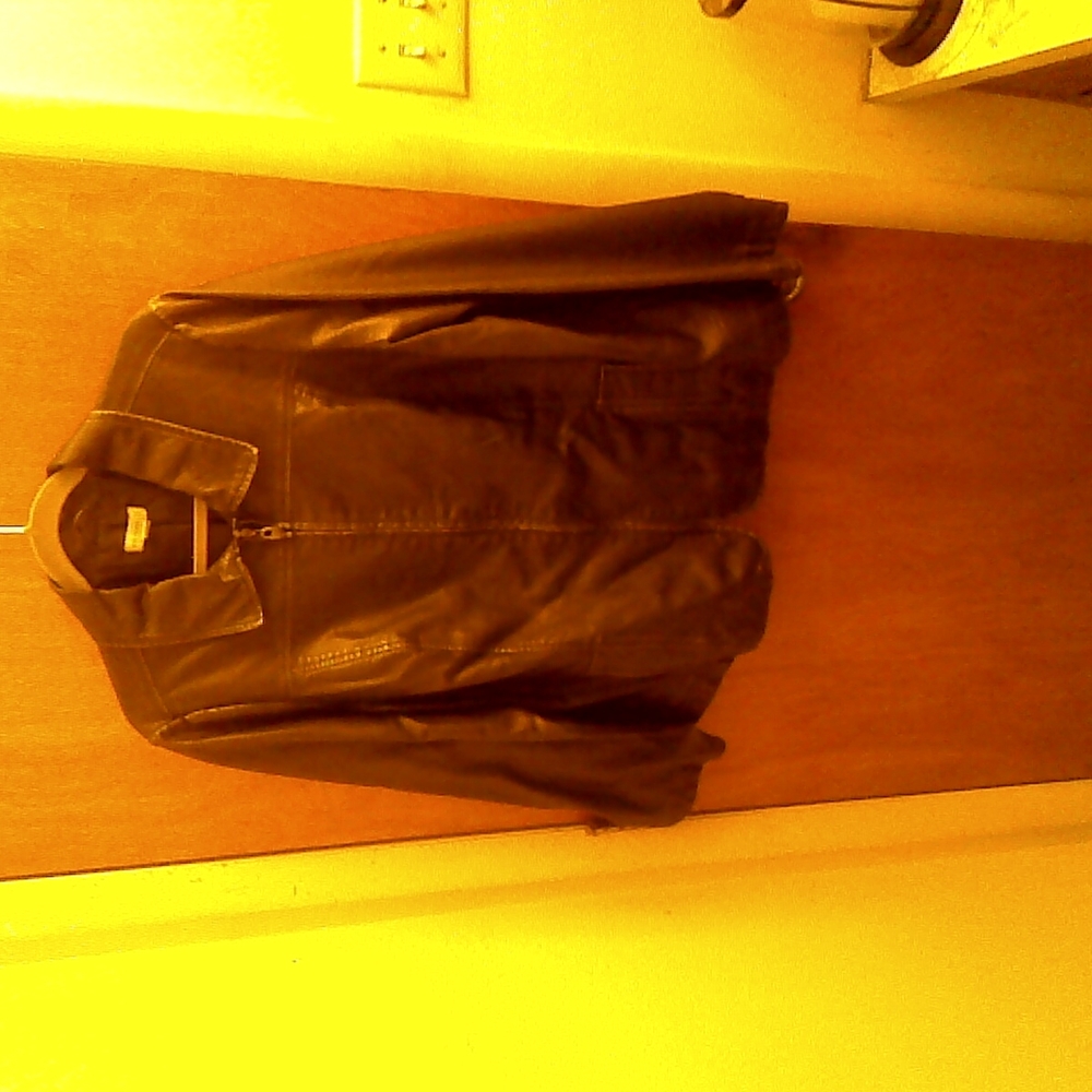Faux leather jacket by Susan Graver. Black. Size 1X. Black lining.